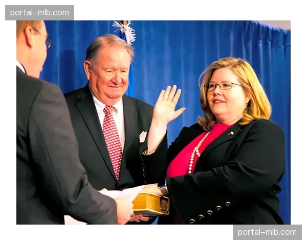 拜仁顾问委员会权力交接，施托伊伯博士卸任主席