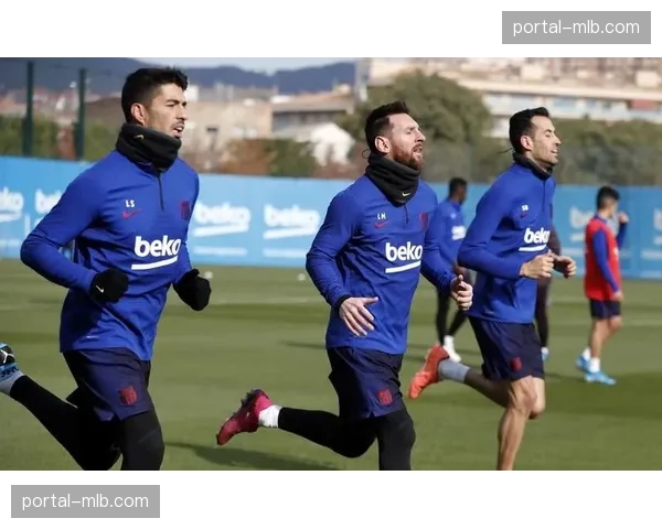 天气预报显示周末巴塞罗那地区有雨，或影响巴萨边路地面渗透。