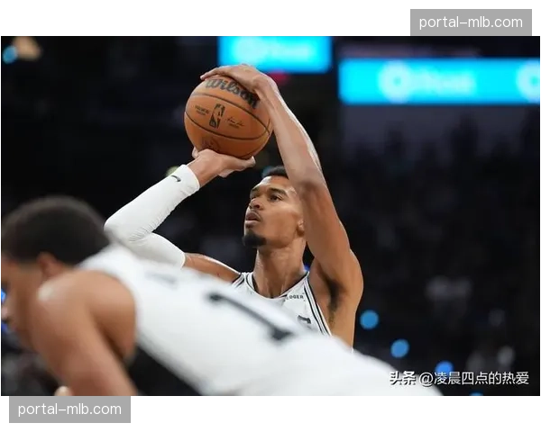 技术台花絮:马刺主场为GDP组合举行雕像揭幕仪式,文班亚马现场观礼 技术台花絮:马刺主场为GDP组合举行雕像揭幕仪式,文班亚马现场观礼